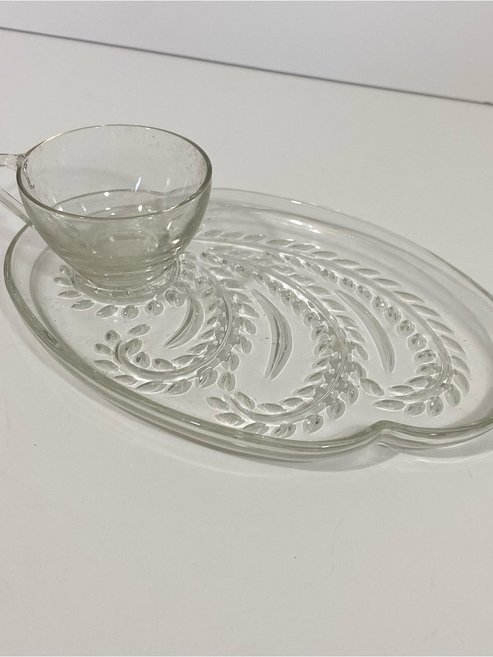 Vintage 50’s Federal Glass Company Crystal Leaf Snack Set